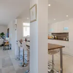 Modern Centre *